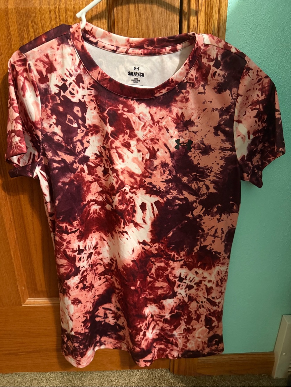Under Armour Women’s Maroon and Cream Short Sleeve Performance Tee